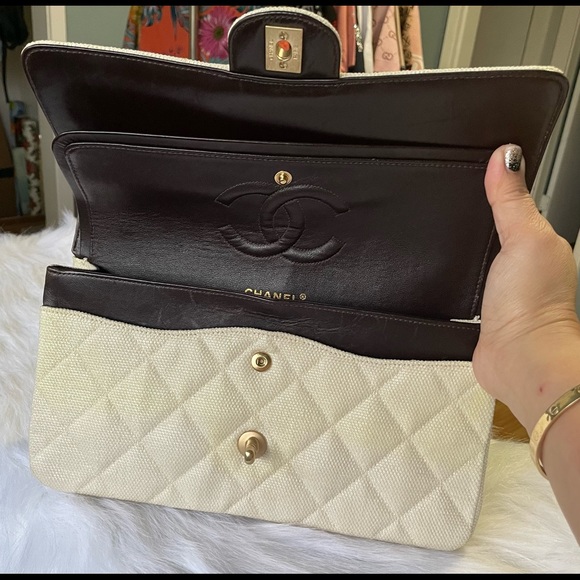 -sold on Instagram- Chanel double flap medium - Picture 11 of 15